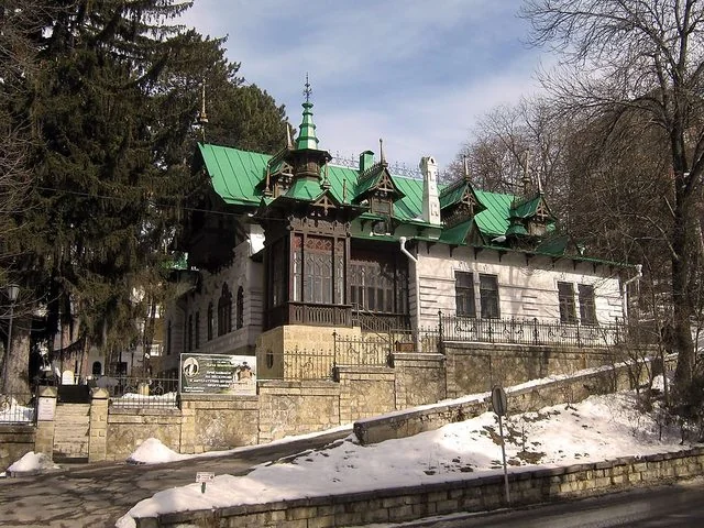 Унікальний архітектурний стиль будівлі