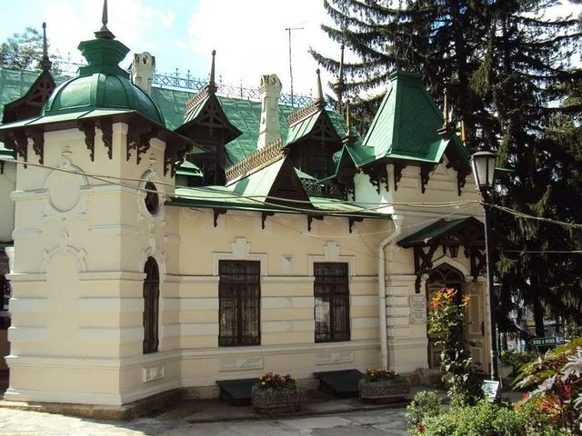 Вхід для туристів та гостей