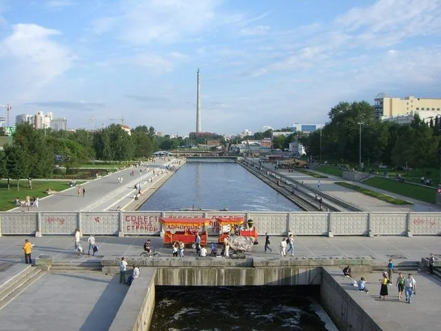 Плотінка крізь роки