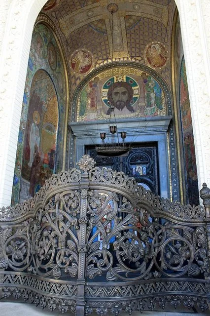 Собор відкритий для відвідувачів