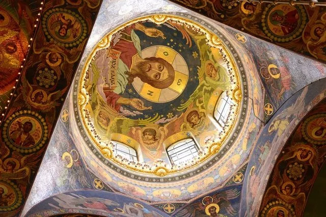 Мозаїки та внутрішнє оздоблення