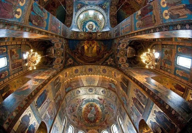 Собор крізь призму часу