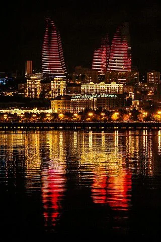 Вежі Полум'я — символ Баку